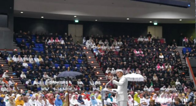 85F5718E D894 4D97 B834 7A879A910925